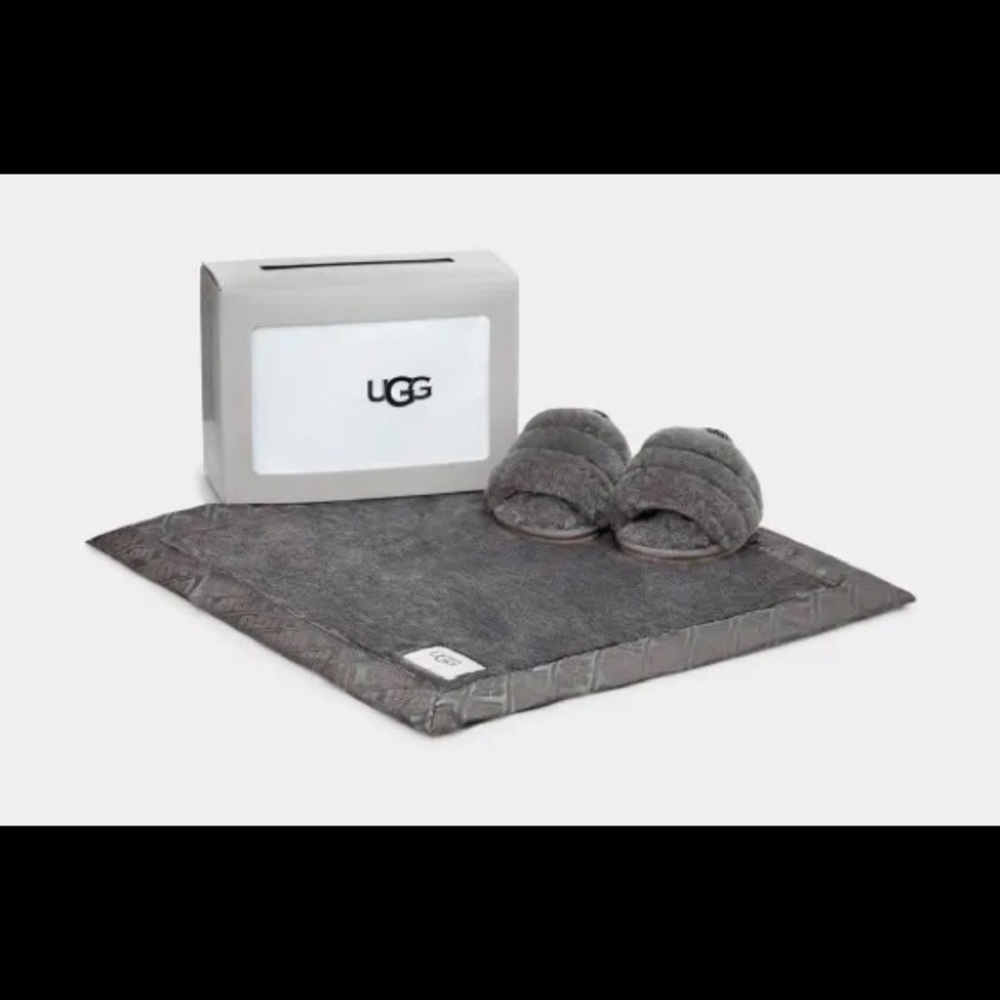 UGG Fluff Yeah Slide And Lovey Size 02/03 (S)